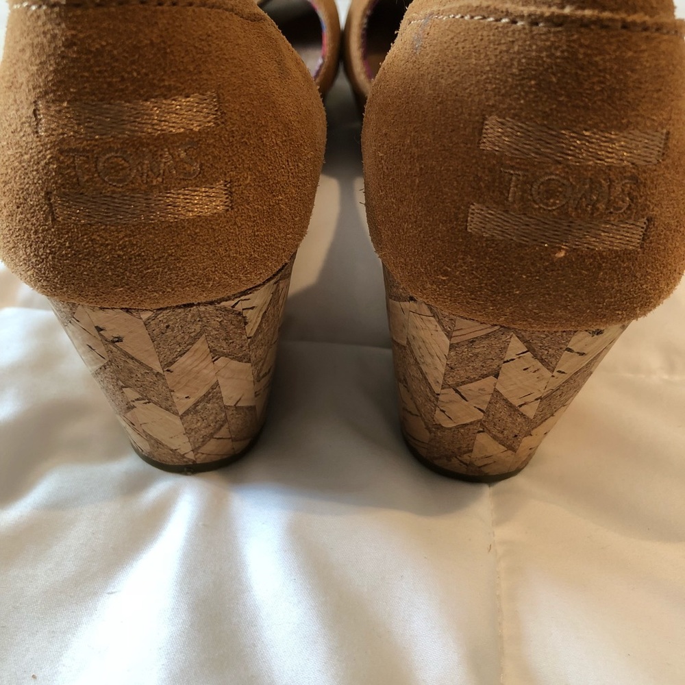 Toms wedges camel suede 9.5